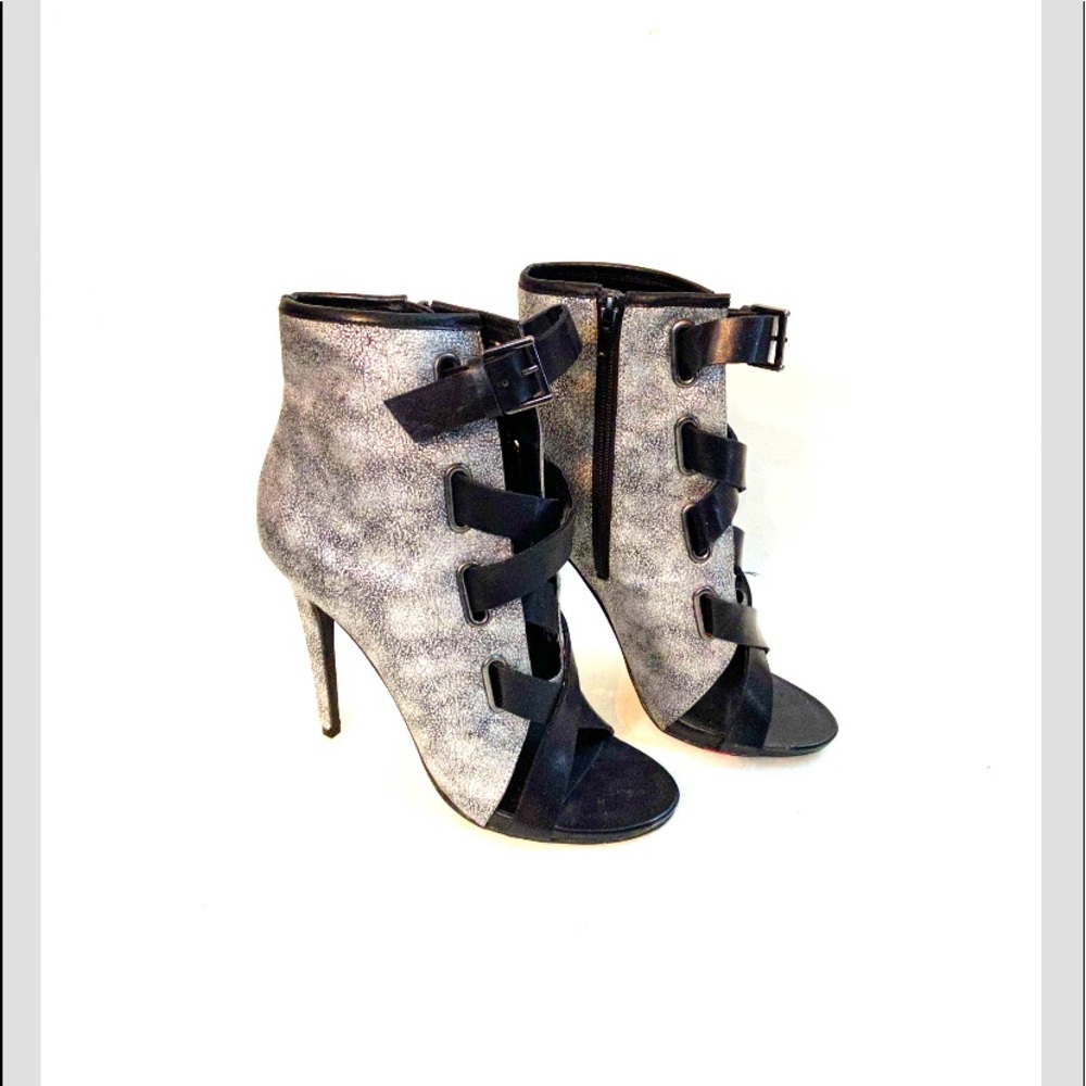 3 FOR $25 BUNDLE Paper fox women shoe size 9 1/2